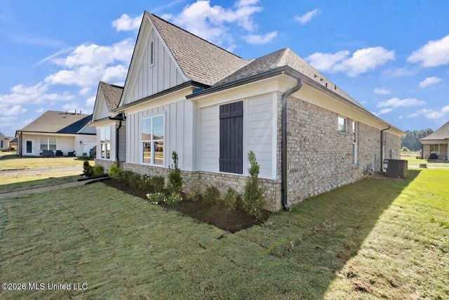433 Sunflower Street, Nesbit, MS 38651