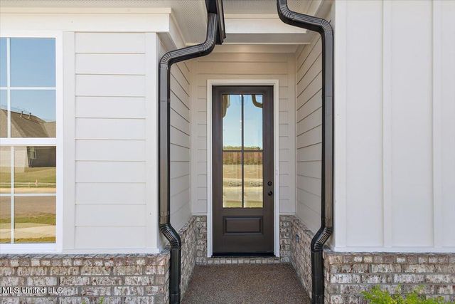 433 Sunflower Street, Nesbit, MS 38651