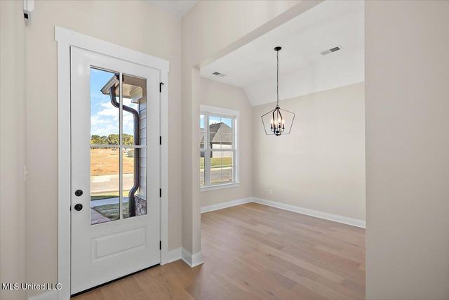 433 Sunflower Street, Nesbit, MS 38651