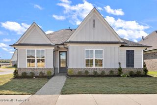 433 Sunflower Street, Nesbit, MS 38651