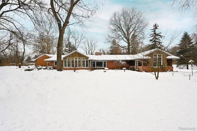 5671 Shadow Lane, Bloomfield Hills, MI 48302