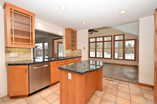 5671 Shadow Lane, Bloomfield Hills, MI 48302