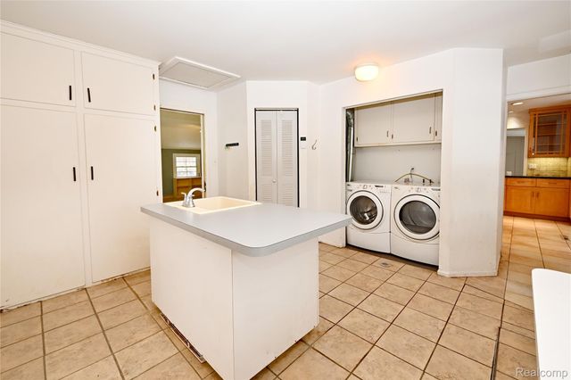 5671 Shadow Lane, Bloomfield Hills, MI 48302