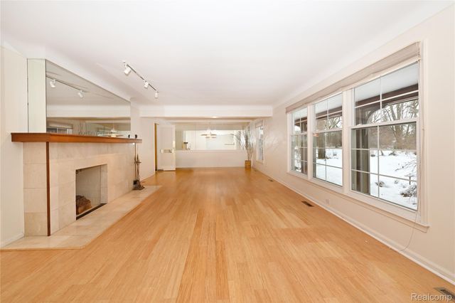 5671 Shadow Lane, Bloomfield Hills, MI 48302