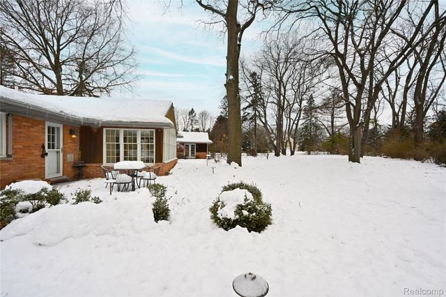 5671 Shadow Lane, Bloomfield Hills, MI 48302