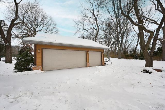 5671 Shadow Lane, Bloomfield Hills, MI 48302