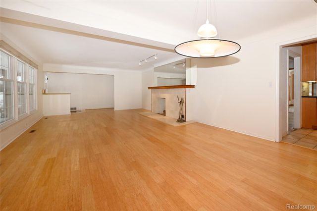 5671 Shadow Lane, Bloomfield Hills, MI 48302