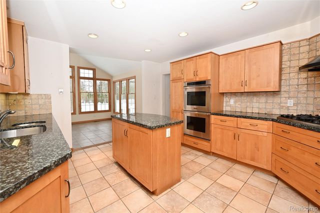 5671 Shadow Lane, Bloomfield Hills, MI 48302