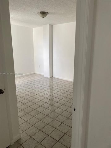 5050 NW 7th Street PH5, Miami, FL 33126