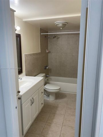 5050 NW 7th Street PH5, Miami, FL 33126