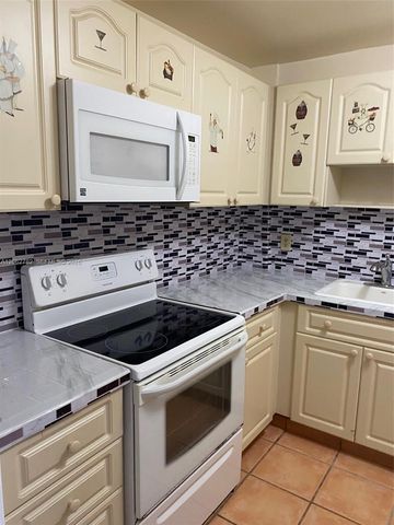 5050 NW 7th Street PH5, Miami, FL 33126