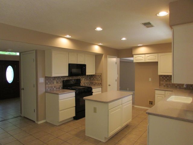 9108 Surrey Road NE, Albuquerque, NM 87109