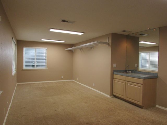 9108 Surrey Road NE, Albuquerque, NM 87109