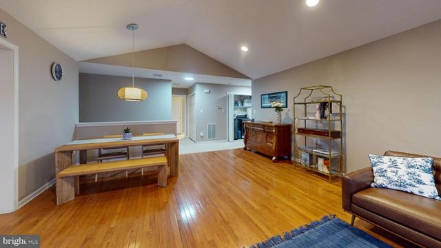 112-G ALMA MATER CT, State College, PA 16803