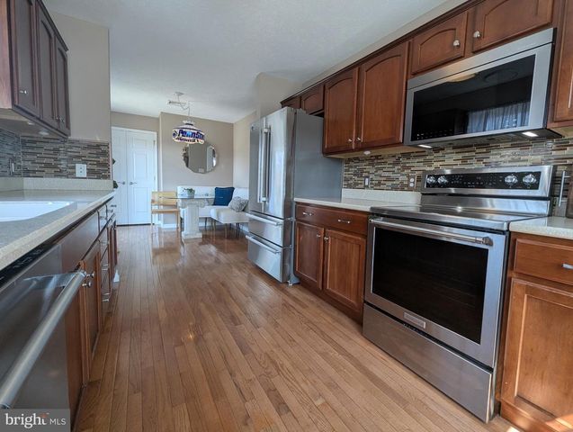 112-G ALMA MATER CT, State College, PA 16803