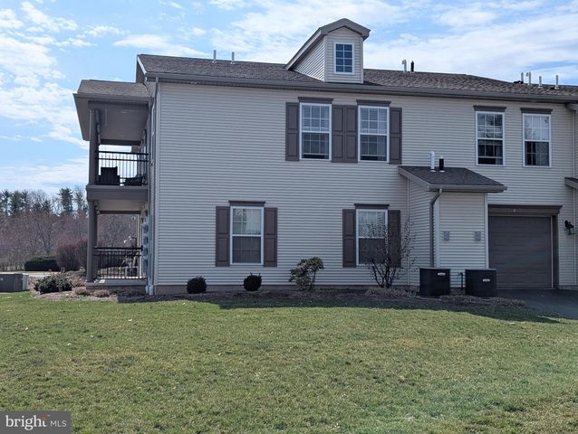 112-G ALMA MATER CT, State College, PA 16803