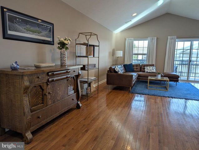 112-G ALMA MATER CT, State College, PA 16803