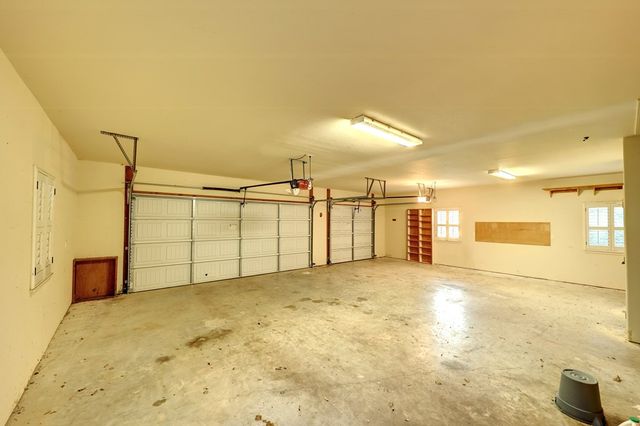 203 Rim Rock Circle W, Hext, TX 78024