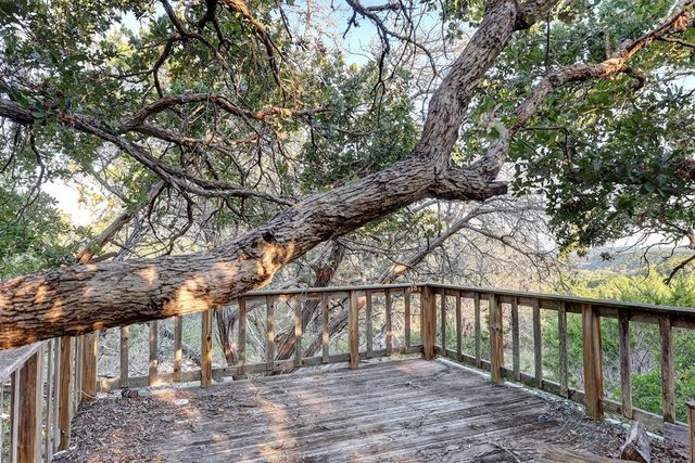 203 Rim Rock Circle W, Hext, TX 78024