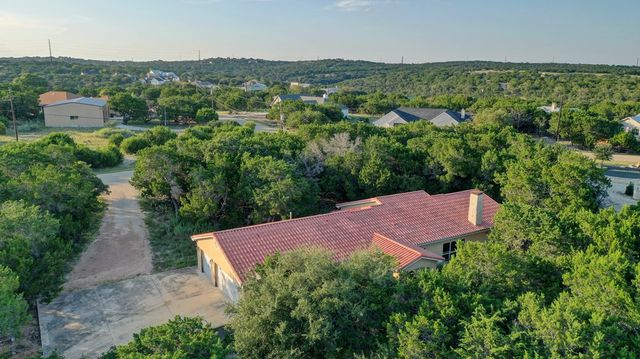 203 Rim Rock Circle W, Hext, TX 78024