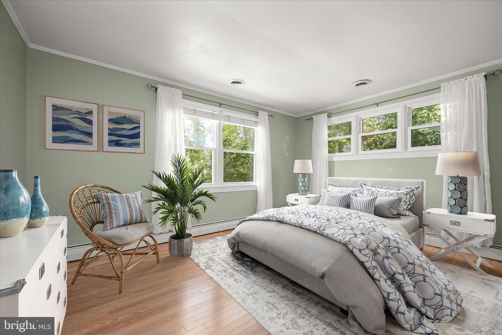 Image 15 of property listing at 1915 CHERRY RD, Annapolis, MD 21409