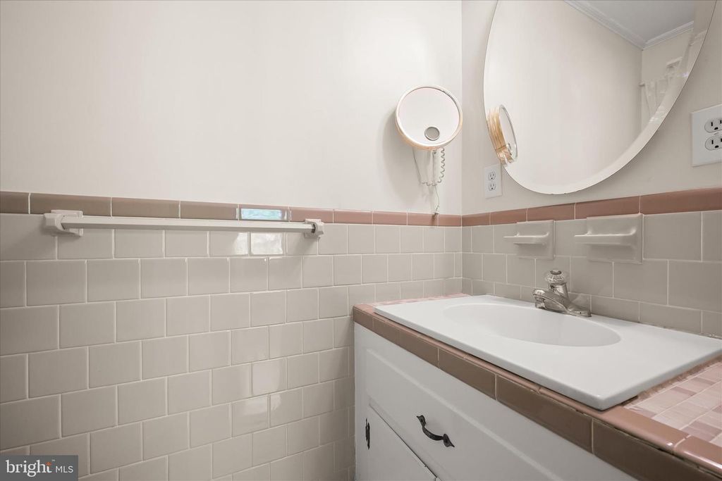 Image 18 of property listing at 1915 CHERRY RD, Annapolis, MD 21409