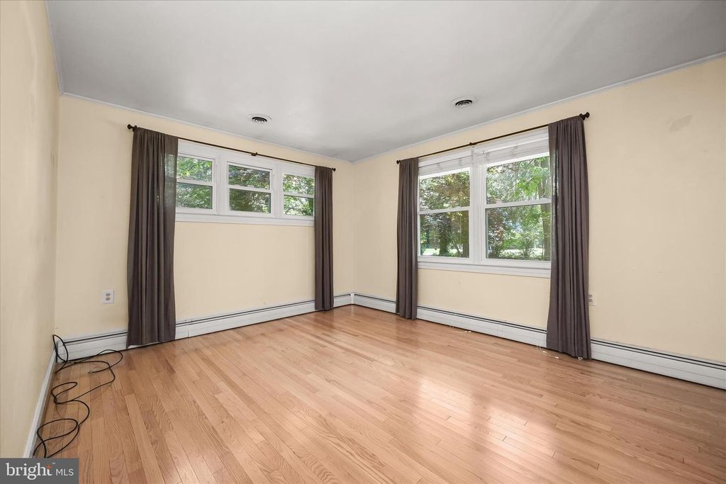 Image 19 of property listing at 1915 CHERRY RD, Annapolis, MD 21409