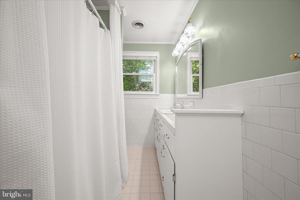 Image 21 of property listing at 1915 CHERRY RD, Annapolis, MD 21409