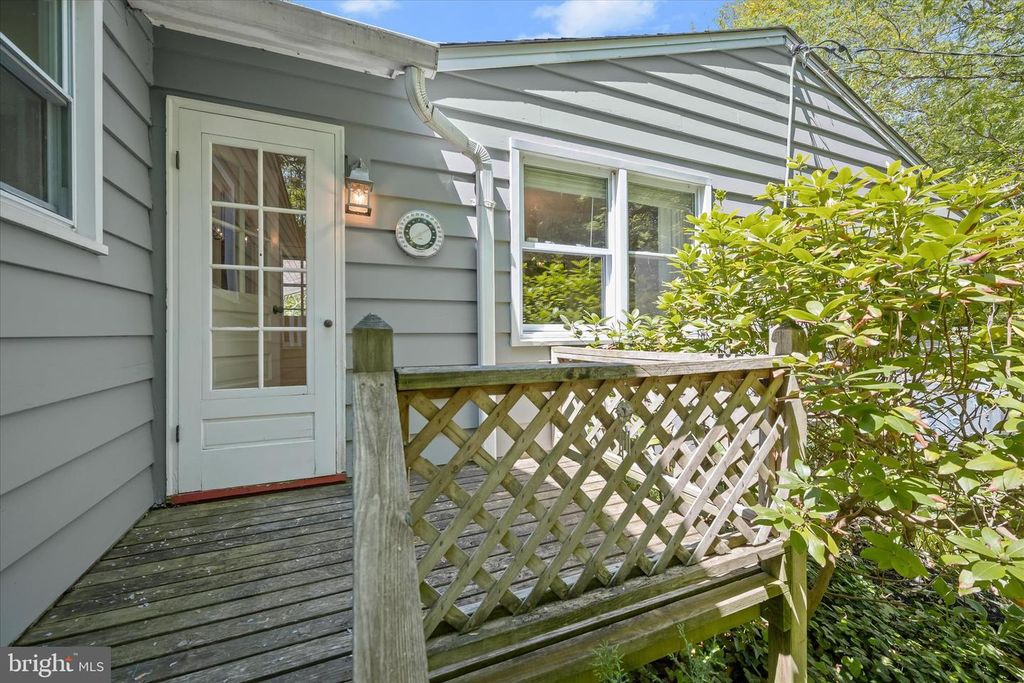 Image 35 of property listing at 1915 CHERRY RD, Annapolis, MD 21409