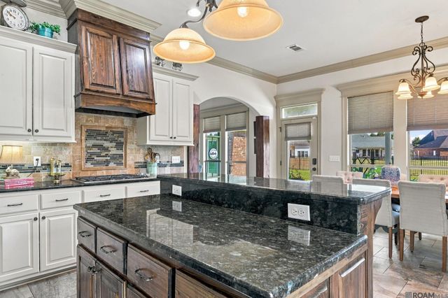 22321 Fairway View Dr, Zachary, LA 70791
