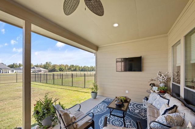22321 Fairway View Dr, Zachary, LA 70791
