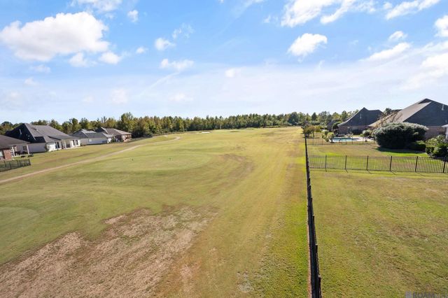 22321 Fairway View Dr, Zachary, LA 70791