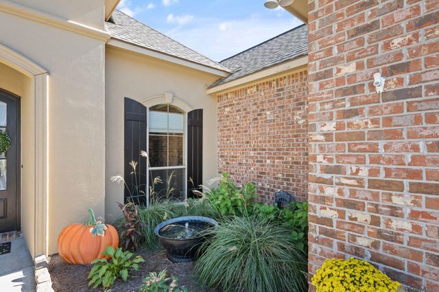 22321 Fairway View Dr, Zachary, LA 70791