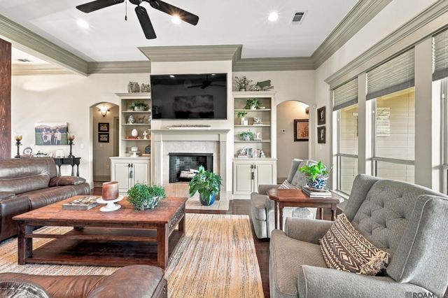 22321 Fairway View Dr, Zachary, LA 70791