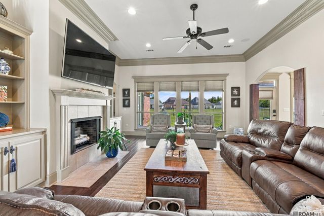 22321 Fairway View Dr, Zachary, LA 70791