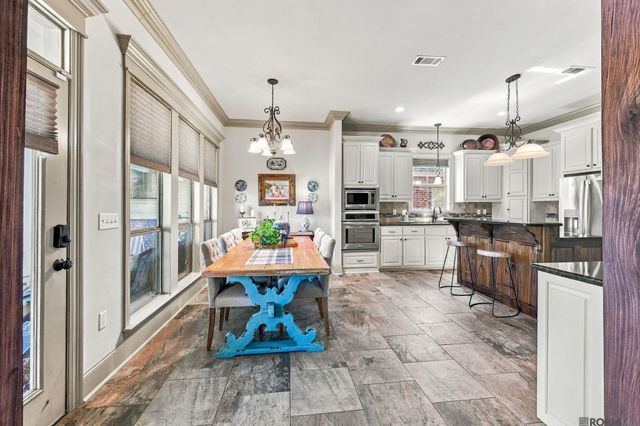 22321 Fairway View Dr, Zachary, LA 70791
