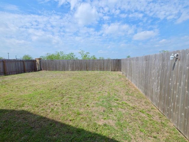 1232 Cattail LN, Bastrop, TX 78602