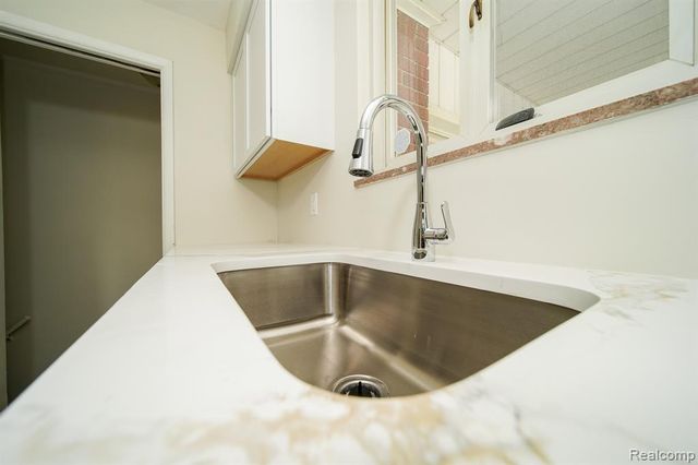 14670 Shirley Avenue, Warren, MI 48089