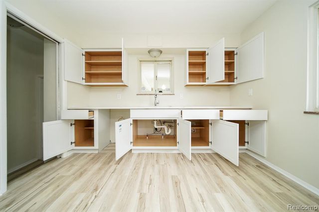 14670 Shirley Avenue, Warren, MI 48089