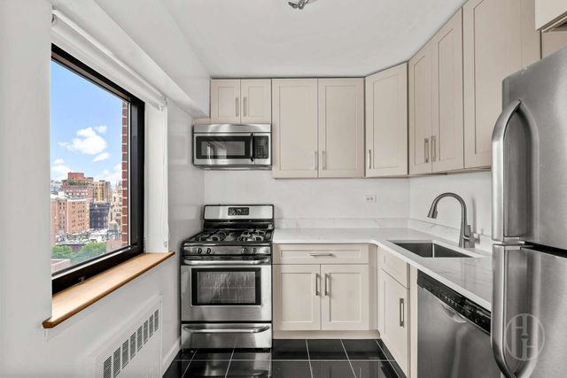 45 W 67th St Apt 19D, New York City, NY 10023