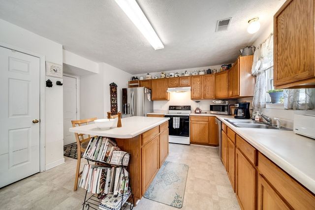 1016 Chelsea Dr, Goodlettsville, TN 37072
