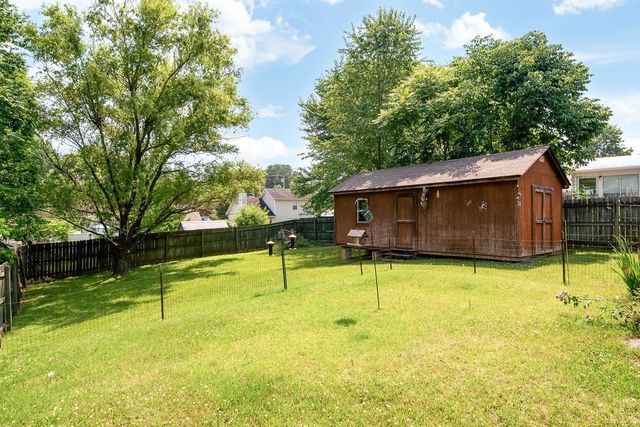 1016 Chelsea Dr, Goodlettsville, TN 37072