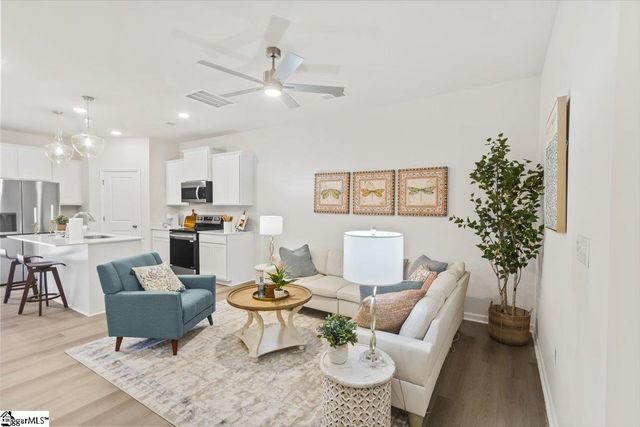 10 Stoneview Way, Taylors, SC 29687