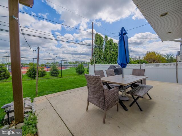 903 PENN AVE, Drexel Hill, PA 19026