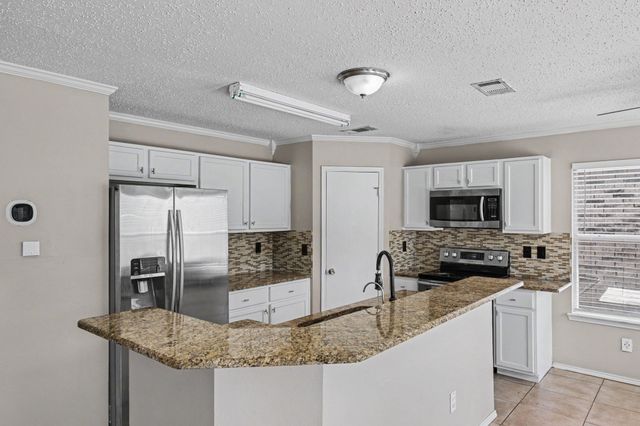 2020 Cardinal Lane, Lewisville, TX 75077