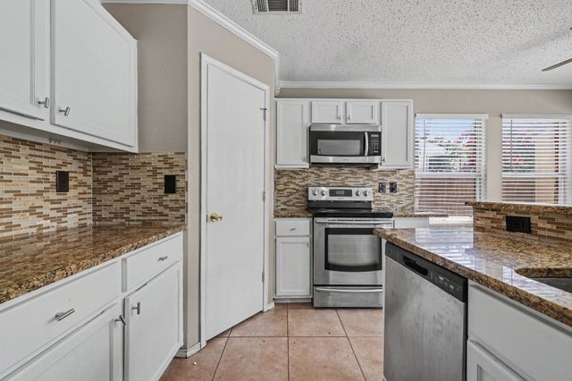 2020 Cardinal Lane, Lewisville, TX 75077