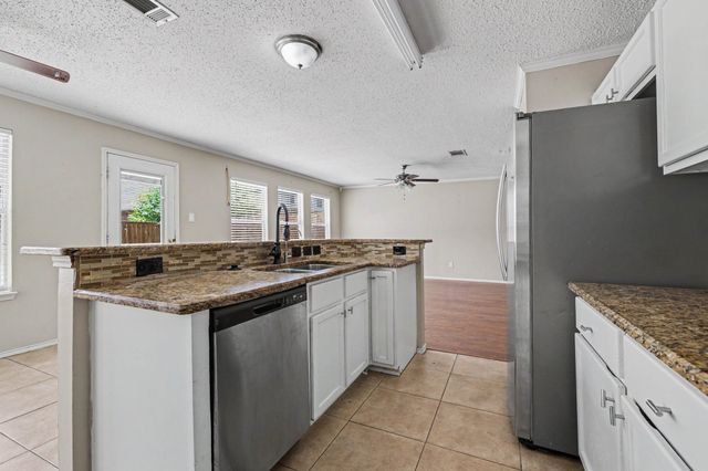 2020 Cardinal Lane, Lewisville, TX 75077
