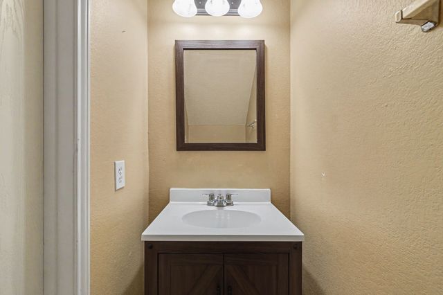 2020 Cardinal Lane, Lewisville, TX 75077