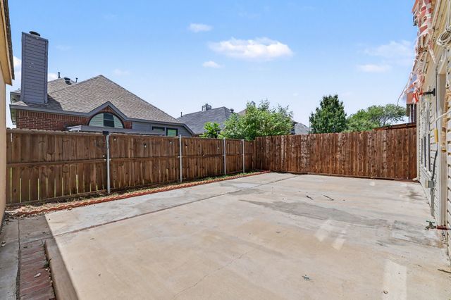 2020 Cardinal Lane, Lewisville, TX 75077