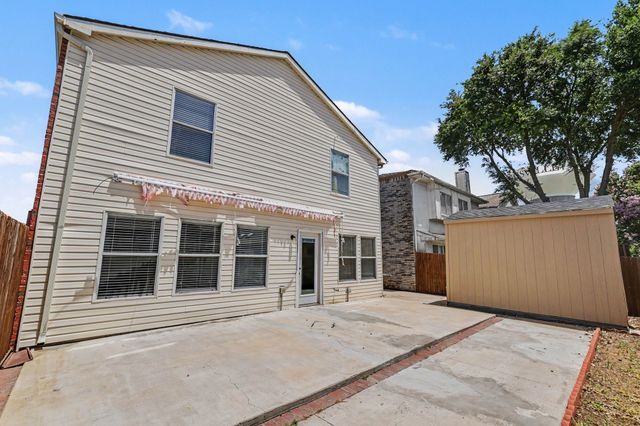 2020 Cardinal Lane, Lewisville, TX 75077
